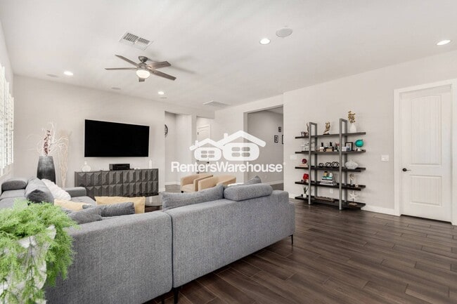 Building Photo - 7230 W Pinnacle Vista Dr