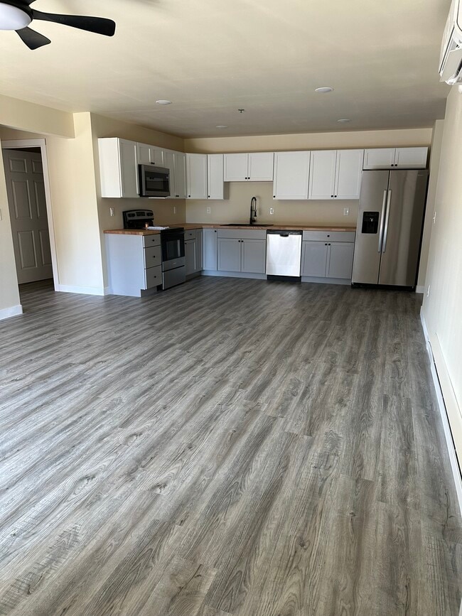 Building Photo - Valley View Estates C