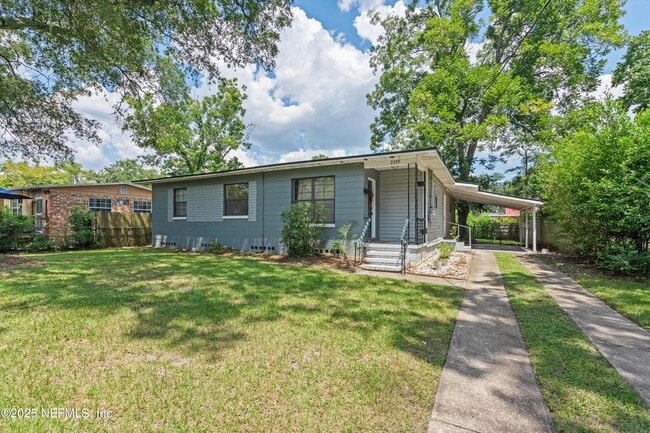 Foto del edificio - 2739 King Cole Dr