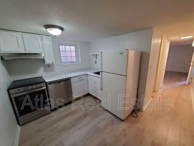 Building Photo - 1406 14th Ave