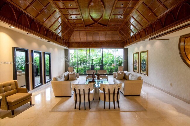 Foto del edificio - 3 Grove Isle Dr