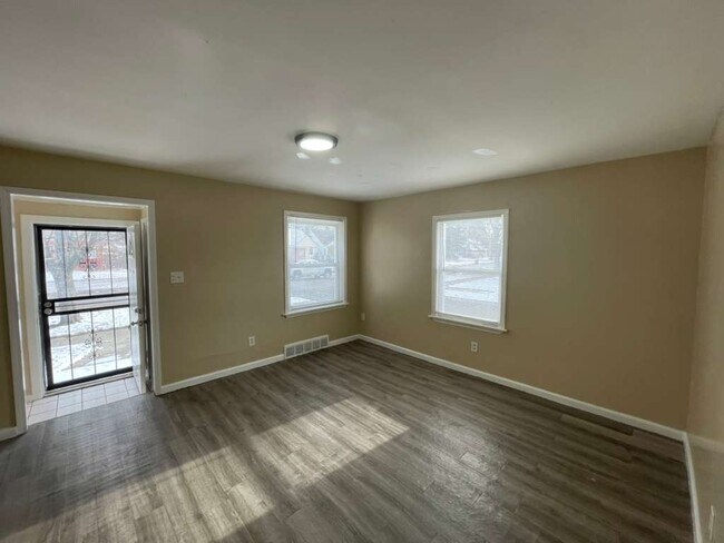 Foto del edificio - 19303 Fairport St