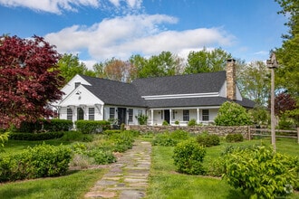Building Photo - 427 Milton Rd