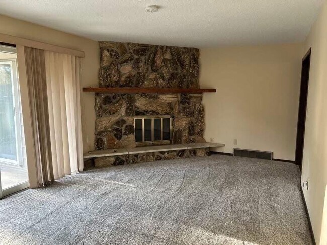 Foto del edificio - 3704 S Fairhall Ave