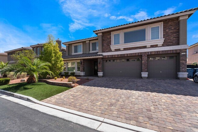 Building Photo - Southern Highlands 5-Bedroom Fully Furnish...
