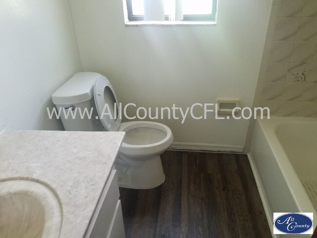 Building Photo - 5656 S Rio Grande Ave