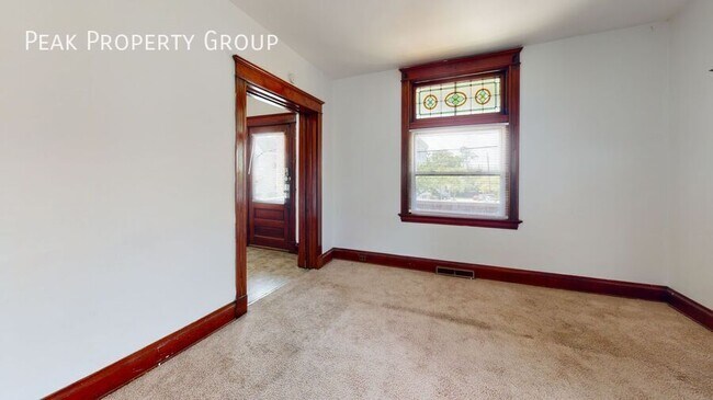 Foto del edificio - 3018 Marshall Ave