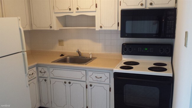 Foto del edificio - 1 br, 1 bath Apartment - 91 Veterans Rd 314