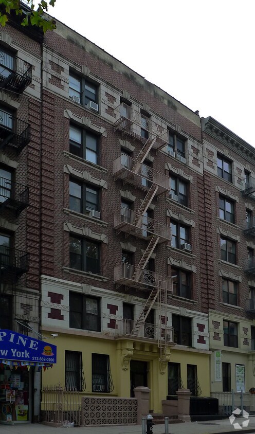 Primary Photo - 254 Manhattan Ave