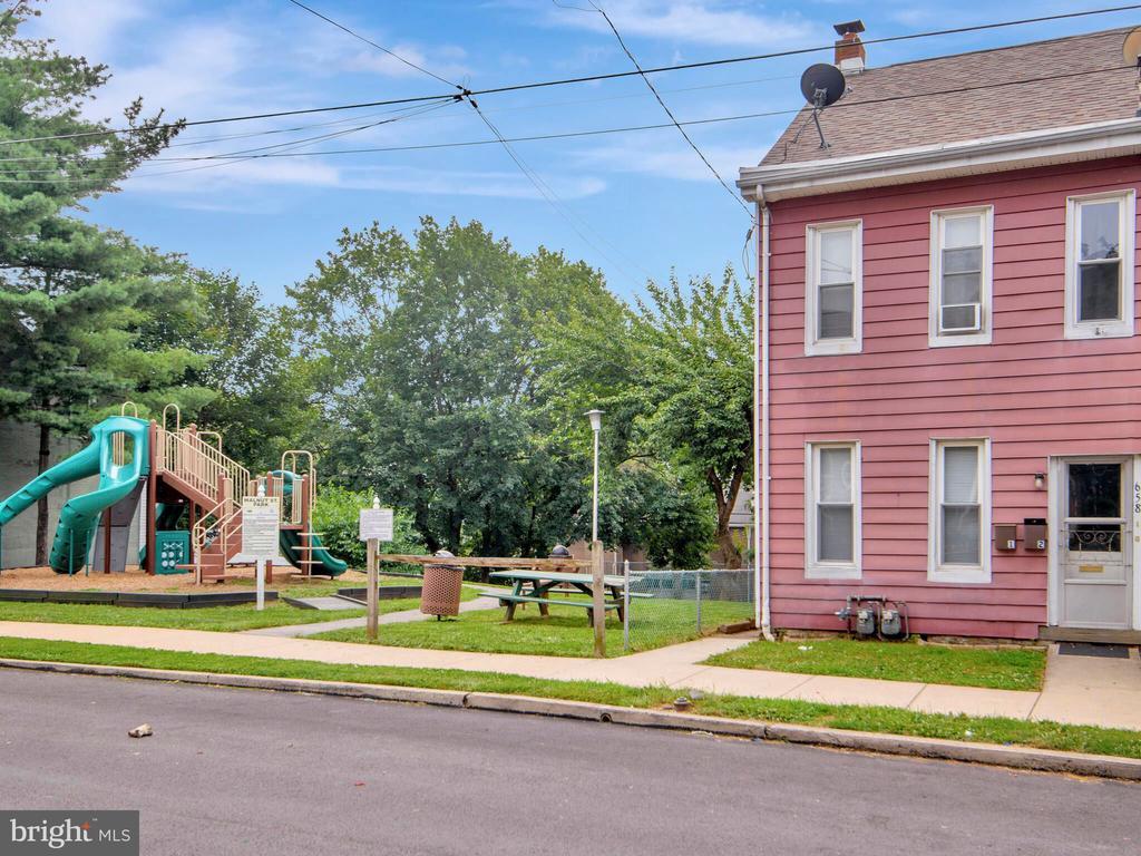 Foto principal - 658 Walnut St
