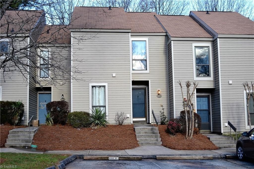 Primary Photo - 309 Village Ln # D