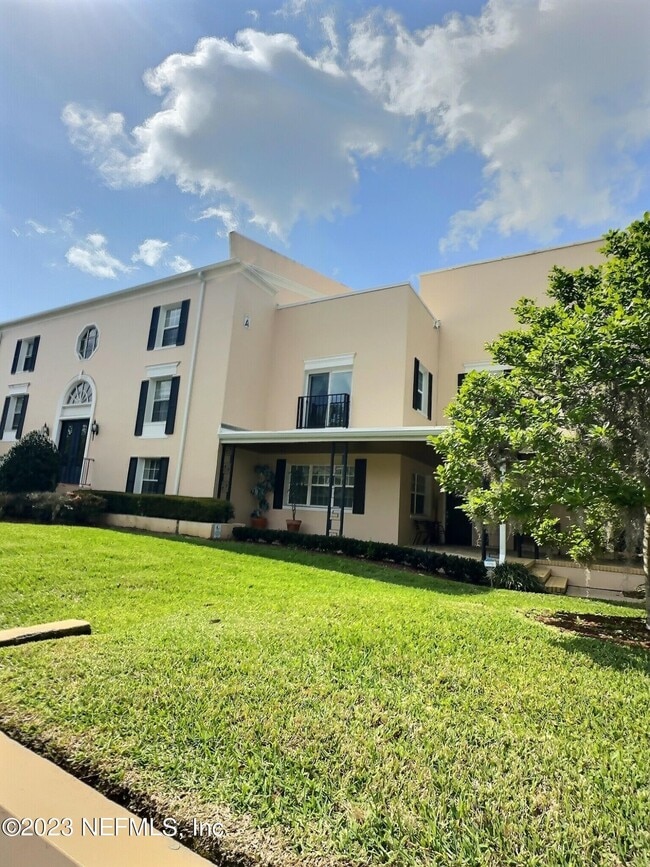 Building Photo - 2909 ST JOHNS Ave