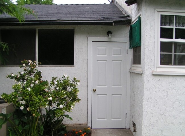 Foto del edificio - 16931 Schoolcraft St