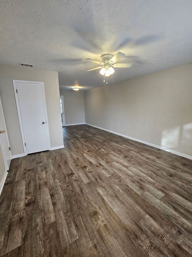 Foto del edificio - Efficient Townhome w/Spacious Floorplan & Convenient to Tyndall AFB! *SPECIAL: 1/2 OFF 1st Month'...