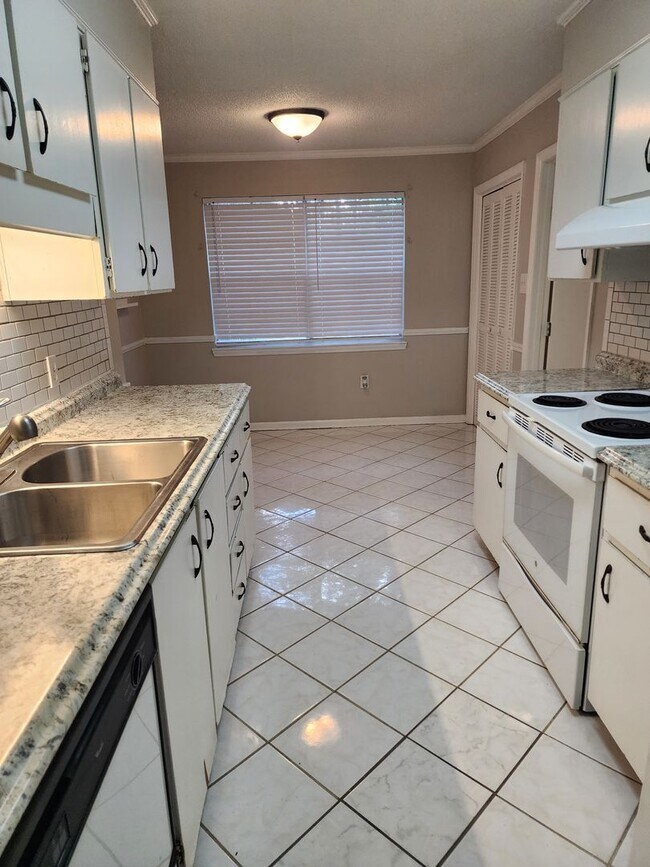 Foto del edificio - **Available in February " Charming 3 Bedroom 2 Bath Home in Georgetown!