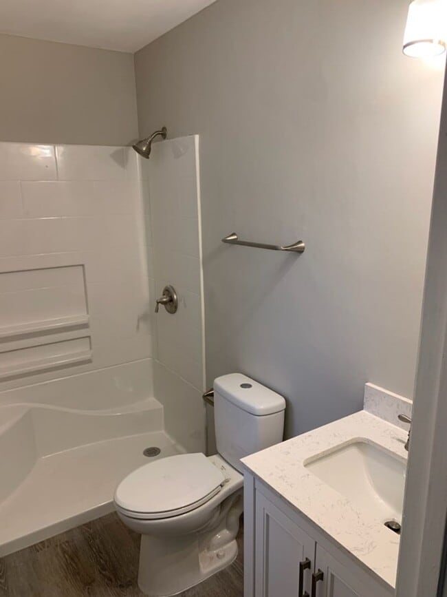 Building Photo - Quiet neighborhood