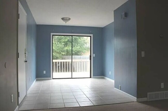 Foto del edificio - 721 Circle Dr