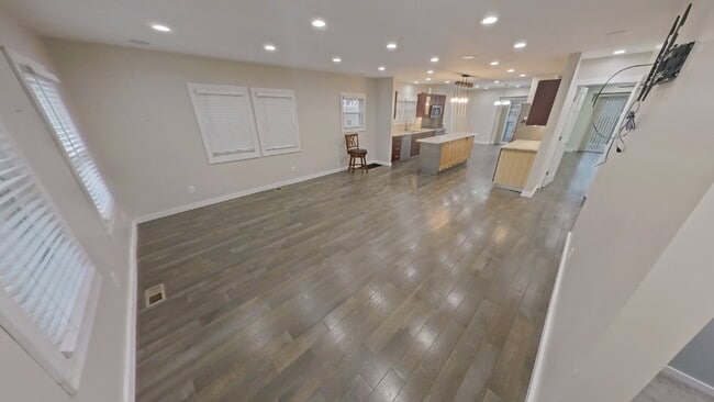 Building Photo - 1423 Ruffner Ave