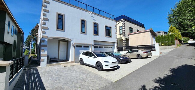 Foto del edificio - 1133 N 33rd Pl