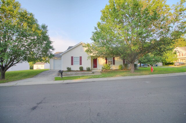 Building Photo - Cozy 3 Bed, 2 Bath Home in Ridgewood!