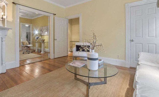 Foto del edificio - 412 E 8th St
