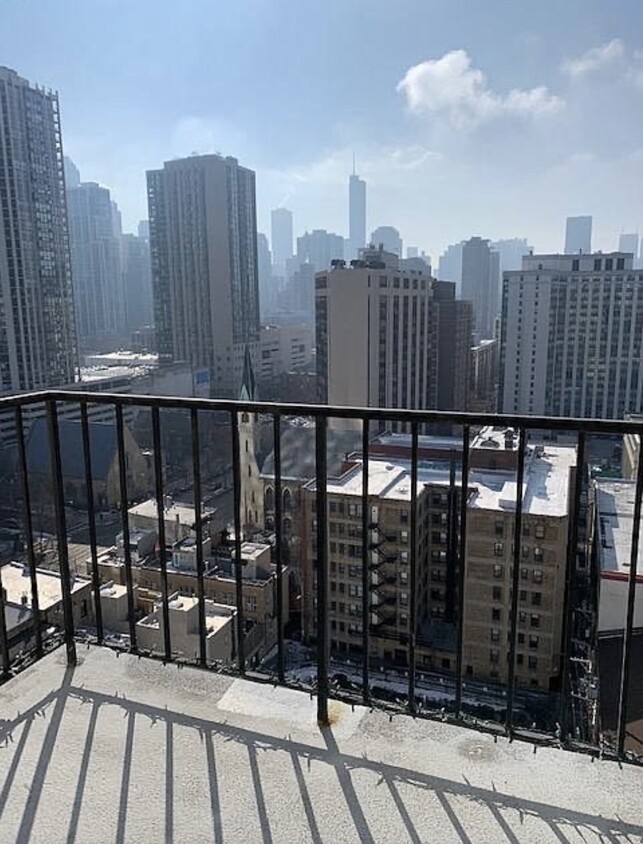 Foto principal - 1212 N La Salle Dr