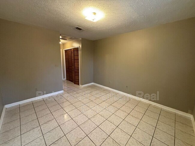 Foto del edificio - 621 Hughes St