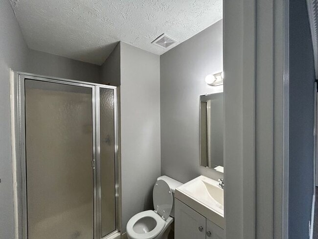 Building Photo - 3 Bedroom Opportunity Area (BRHP/HCVP)