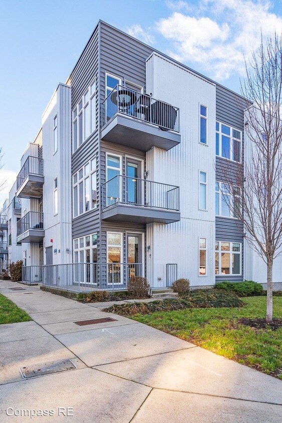 Foto principal - 2 br, 2 bath House - 701A Cleo Miller Dr.