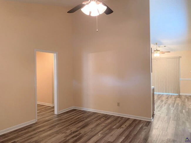 Building Photo - 106 Saddlehorn Dr