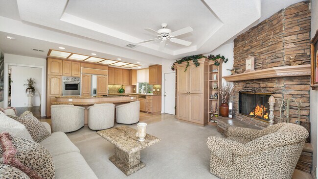 Building Photo - 132 Vista Oro