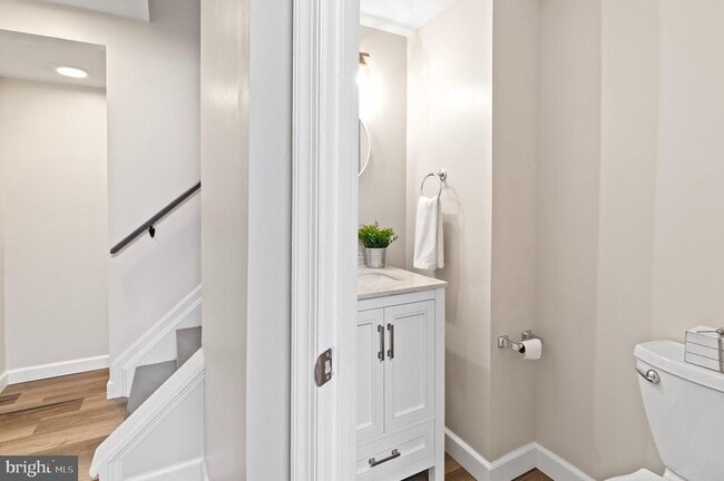 Foto del edificio - 689 Clearview Ave