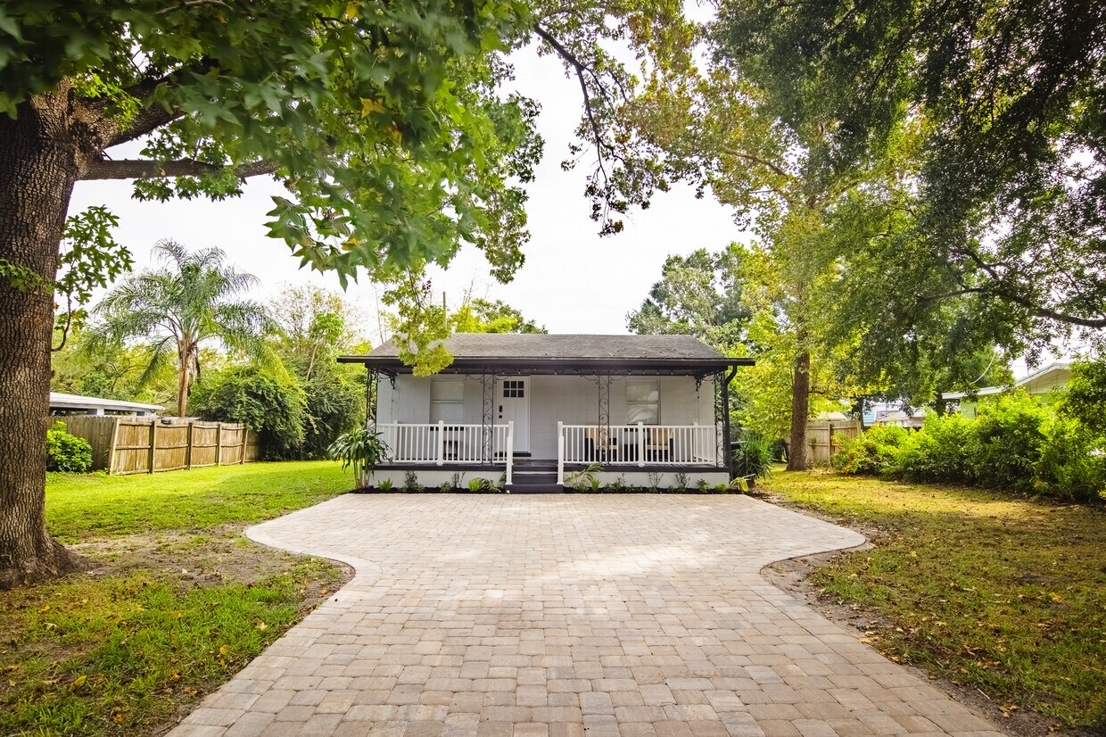 Foto principal - 739 Eldridge St