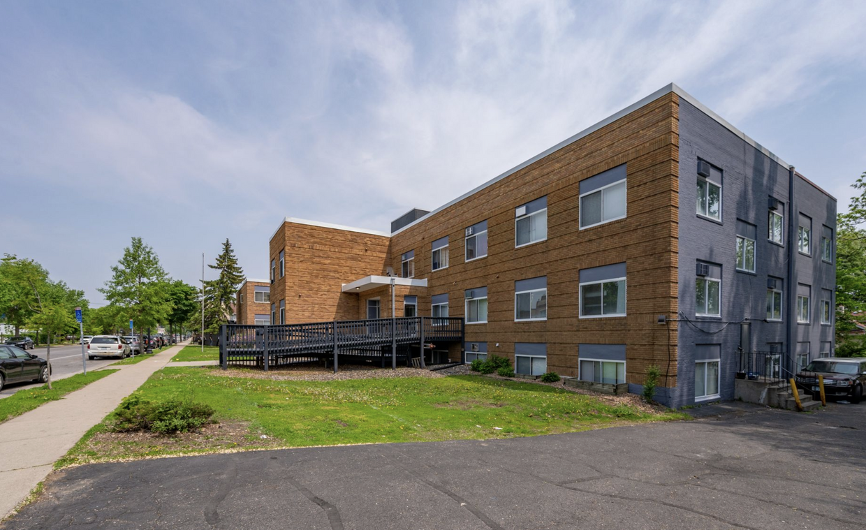 Primary Photo - Modern Apartments in the Heart of South Mi...