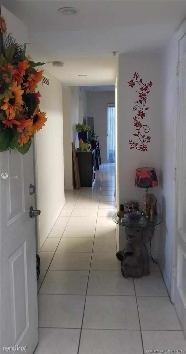 Building Photo - 2536 NW 24th St