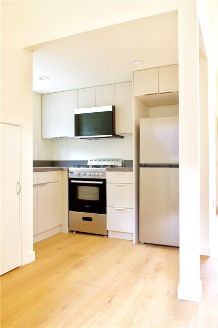 Foto del edificio - 3743 Locke Ave