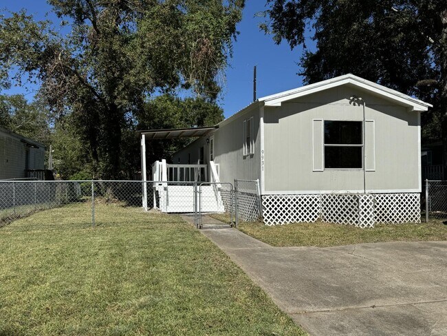 Foto del edificio - 9931 Cedar Branch Dr