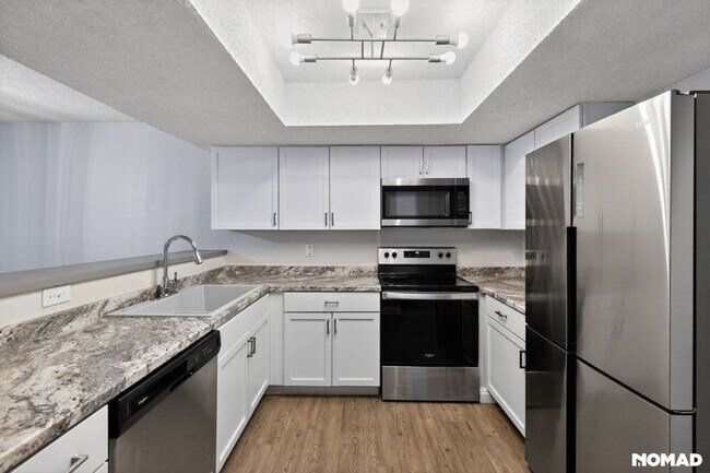 Foto del edificio - Modern 3BR Rental with Gated Yard, Garage & Prime San Antonio Location