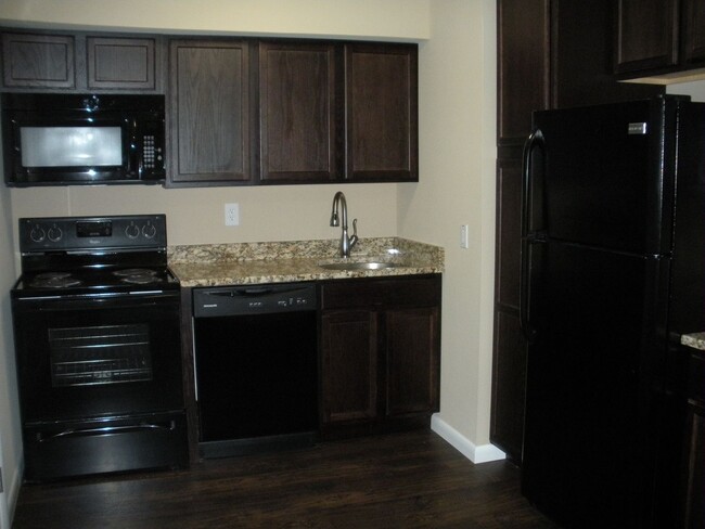 Foto del edificio - 2 bedroom / 1.5 bath Townhouse Kingsport, TN