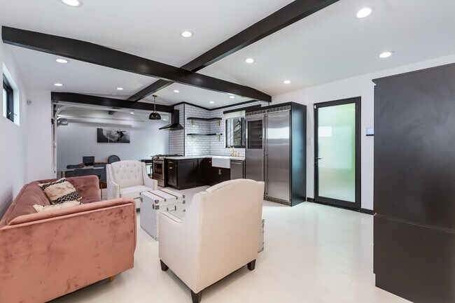 Foto del edificio - 315 W Vernon Ave