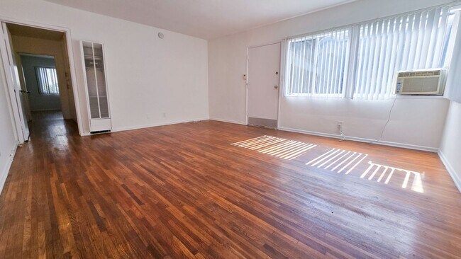 Foto del interior - 652 Veteran Ave