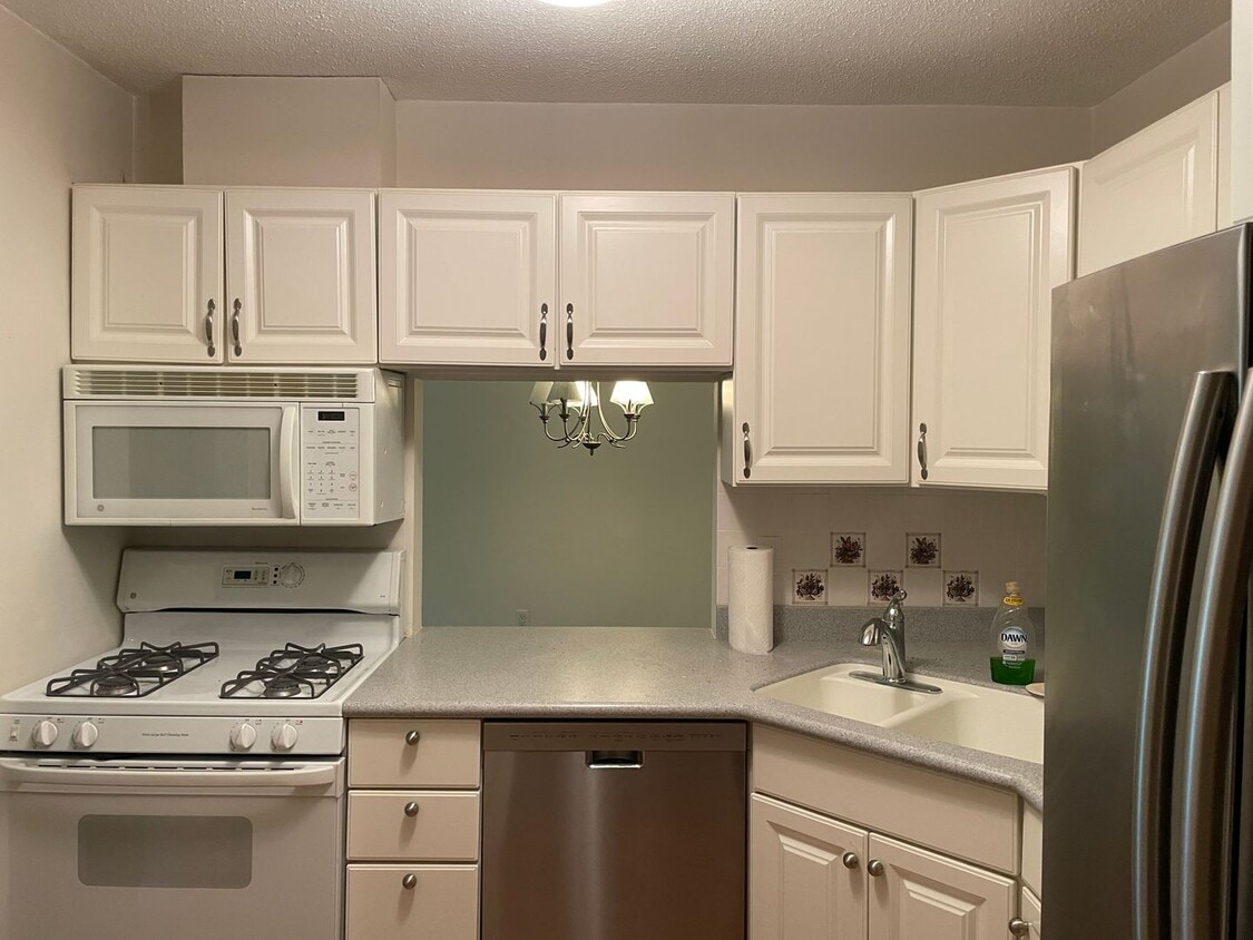 Primary Photo - Updated Condo with Modern Comfort & Resort...