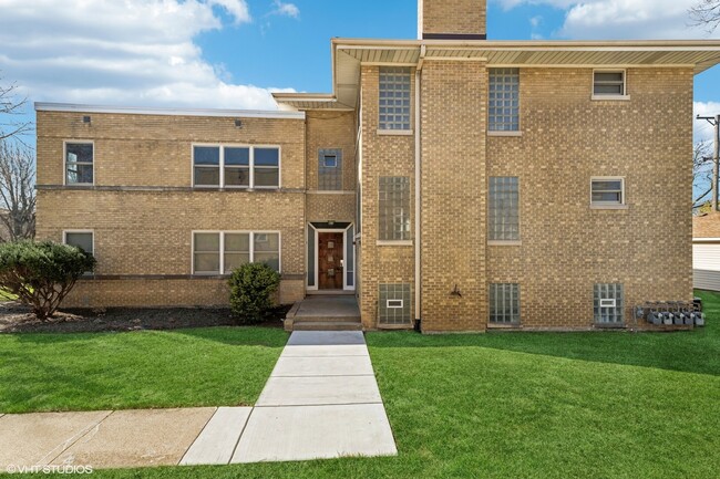 Building Photo - 3024 Harlem Ave
