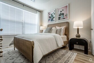 1BR, 1BA - 768 SF - Birchway Perry Road