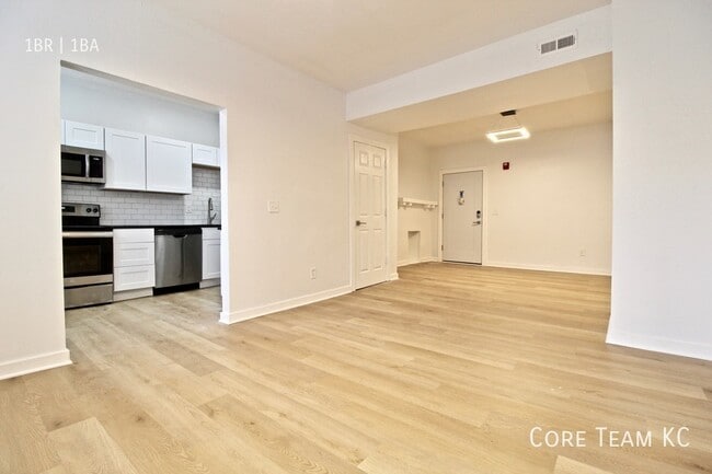 Building Photo - 712 Linwood Blvd