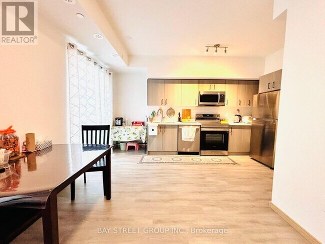 Photo du bâtiment - 3425-3425 Sheppard Ave E