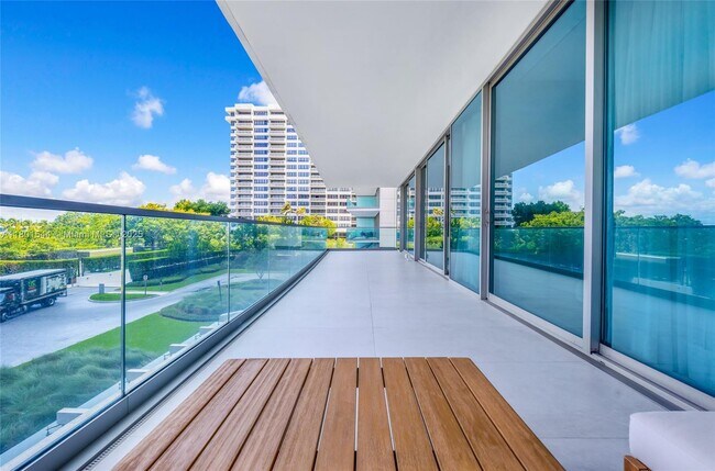 Building Photo - 10201 Collins Ave