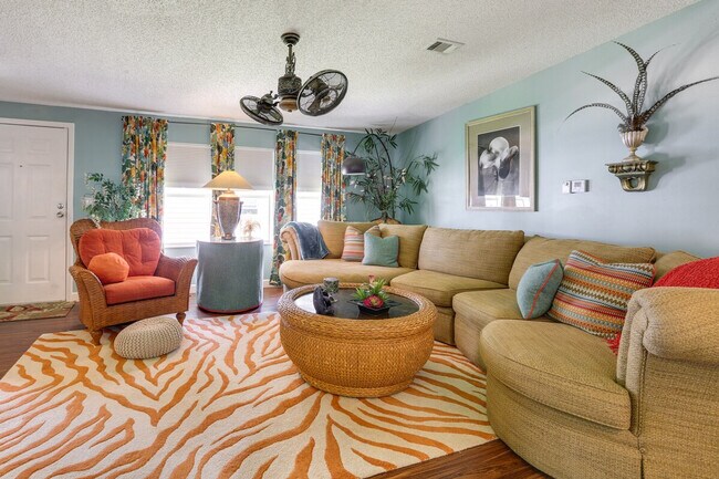 Foto del edificio - 274 Riverwood Rd