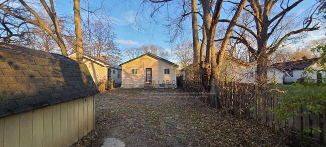 Building Photo - 1421 W 33rd St