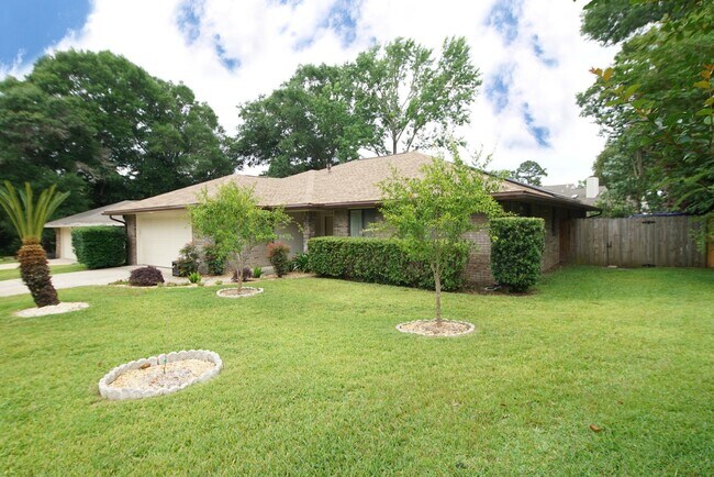 Building Photo - Great Location In Niceville